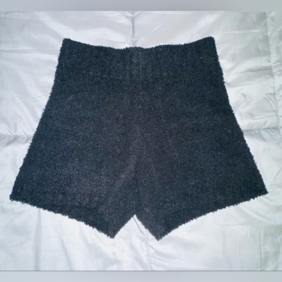SOLD**SKIMS Cozy Knit Shorts - Picture 5 of 5